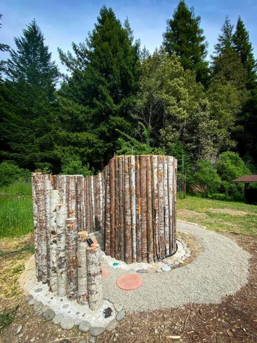 Little House In The Redwoods With A Hot Tub! Apartman Garberville Kültér fotó